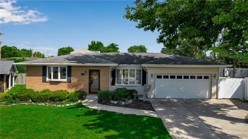 82 Bernice Dr, West Seneca, NY, 14224-4113 | Card Image