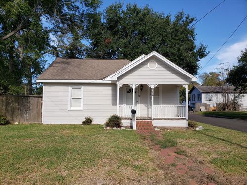 712 E Lobit St, Baytown, TX, 77520-8024 | Card Image