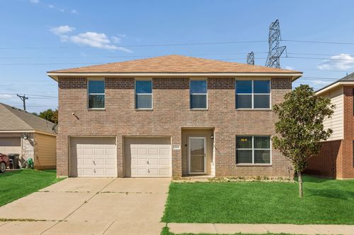 1868 Lynnwood Hills Dr, Fort Worth, TX, 76112-7533 | Card Image