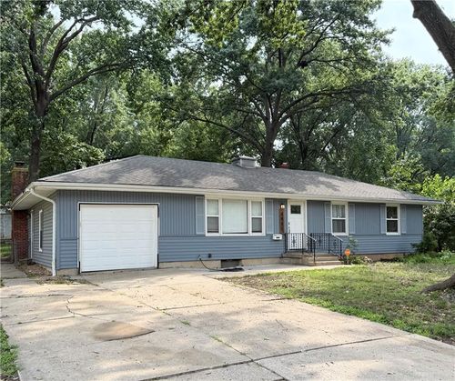 8811 E 84th St, Raytown, MO, 64138-3268 | Card Image