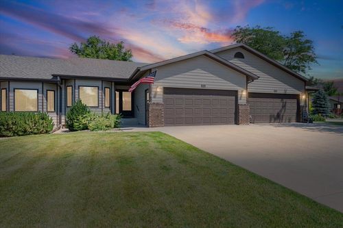 1932 Baldwin St, Sturgis, SD, 57785-2407 | Card Image
