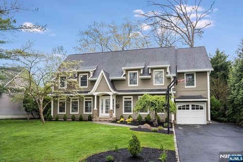 147 Winslow Ter, Glen Rock, NJ, 07452-2911 | Card Image