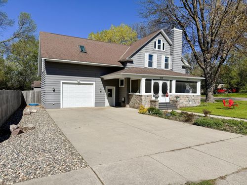 1019 N Vine St, Fergus Falls, MN, 56537-1322 | Card Image