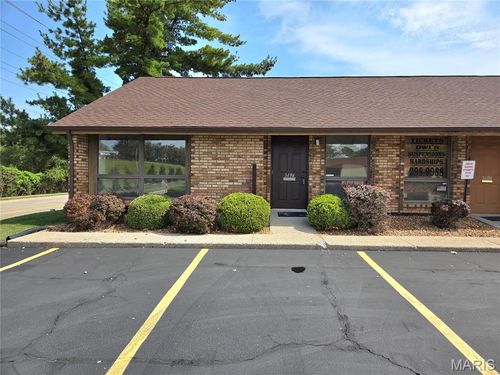 3496 Hollenberg Dr, Bridgeton, MO, 63044-2429 | Card Image