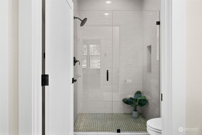 Primary walk-in-shower | Image 19