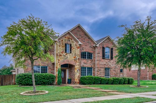 933 Ginger Trl, DeSoto, TX, 75115-1537 | Card Image