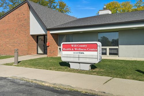 2450 Glenwood Ave, Joliet, IL, 60435-5463 | Card Image
