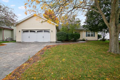 374 Mcguire Dr, Manteno, IL, 60950-1572 | Card Image