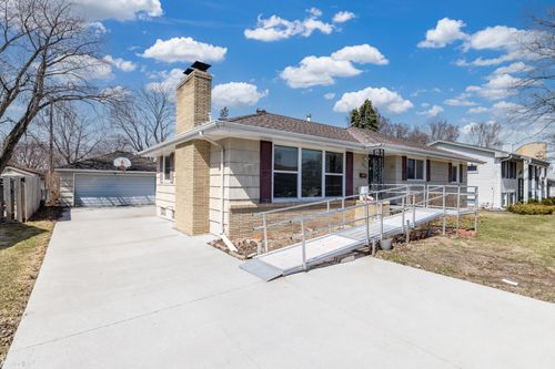 6925 Halifax Ave N, Brooklyn Center, MN, 55429-1373 | Card Image
