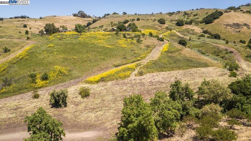 12610 Clayton Rd, San Jose, CA, 95127-5002 | Card Image