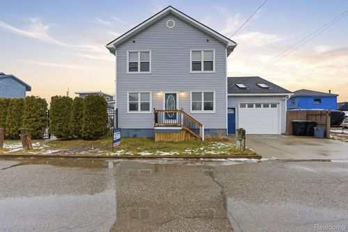 7886 Inglewood Dr, Clay, MI, 48001-3019 | Card Image