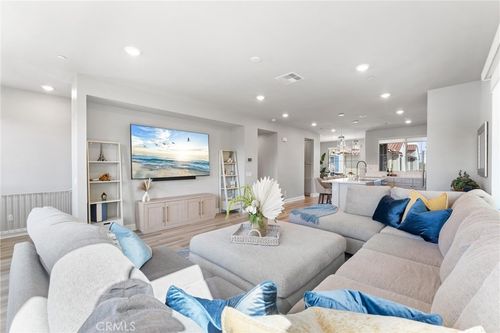 7270 Crystal Dr, Huntington Beach, CA, 92648-2213 | Card Image