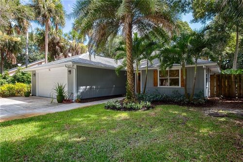 711 Royal Palm Pl, Vero Beach, FL, 32960-5139 | Card Image