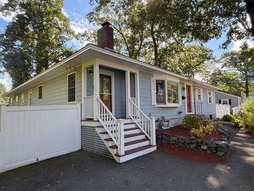 9 Eclipse Ave, Chelmsford, MA, 01824-1619 | Card Image