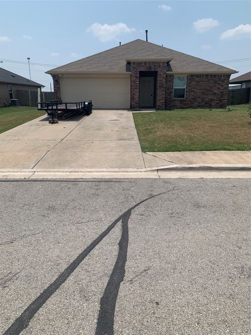137 Rafe Ct, Kyle, TX, 78640-6525 | Card Image