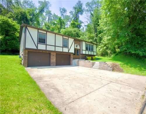 906 Arch Ave, Castle Shannon, PA, 15234-2204 | Card Image