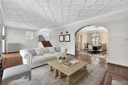 49 Aberdeen Pl, Clayton, MO, 63105-2274 | Card Image