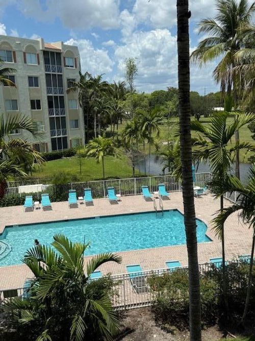 303-3500 Oaks Clubhouse Dr, Pompano Beach, FL, 33069-3686 | Card Image