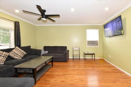 23 Monroe St, Franklin Square, NY, 11010-3620 | Card Image