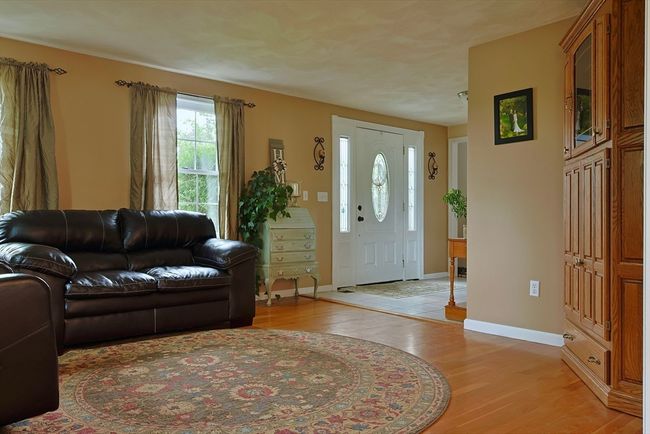 98 Robinette Rd, House other with 4 bedrooms, 3 bathrooms and 6 parking in Stoughton MA | Image 14