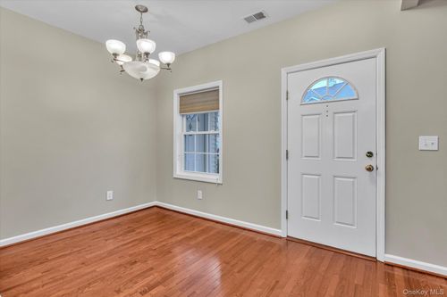 119 Autumn Dr, Plainview, NY, 11803-6608 | Card Image