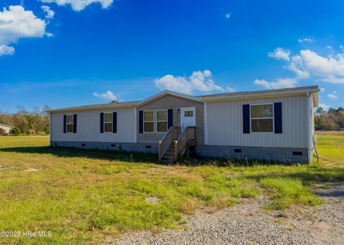 233 Benton Rd Se, Bolivia, NC, 28422-8743 | Card Image