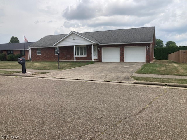 Snazzy Cir, New Philadelphia, OH 44663