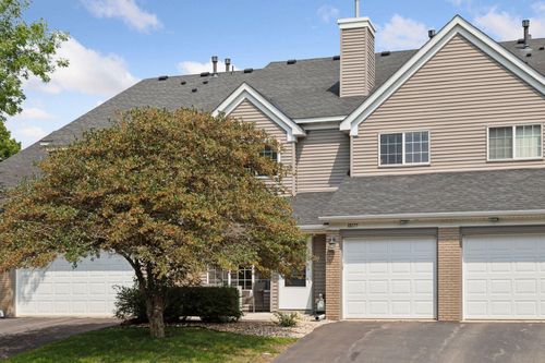 18177 Settlers Way, Eden Prairie, MN, 55347-1037 | Card Image