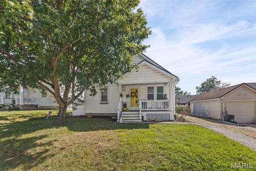 212 Hoener Ave, Waterloo, IL, 62298-1417 | Card Image