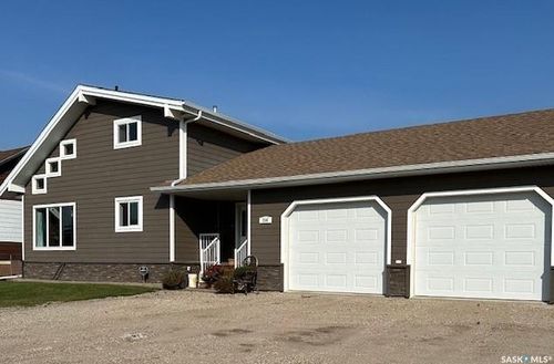 206 2 St W, Carrot River, SK, S0E0L0 | Card Image