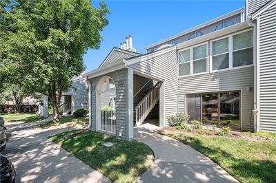 8759 W 106th Terrace, Condo with 1 bedrooms, 1 bathrooms and null parking in Overland Park KS | Image 1