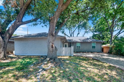 2309 Indian Creek Dr, Irving, TX, 75060-5024 | Card Image