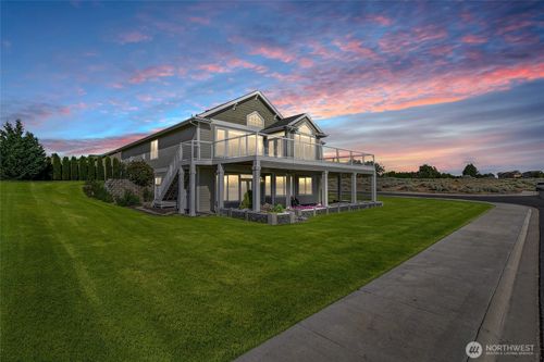 6401 Farrer Way Ne, Moses Lake, WA, 98837-8796 | Card Image