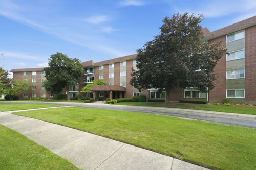 2b-1025 S Fernandez Ave, Arlington Heights, IL, 60005-3064 | Card Image