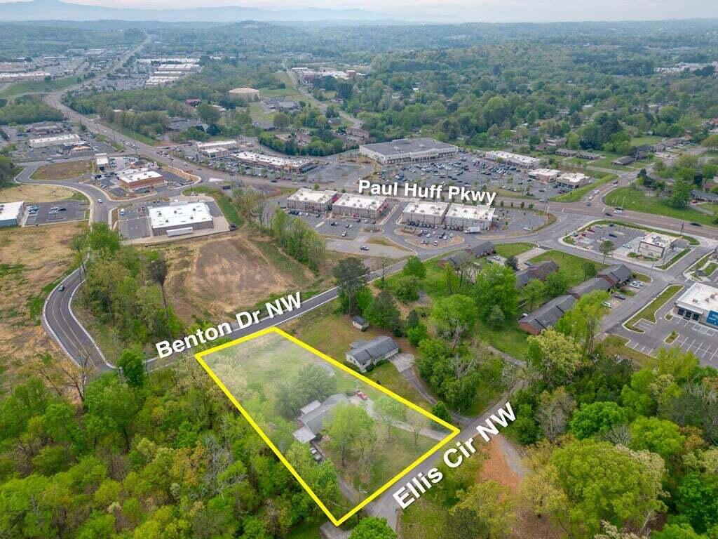 Ellis Cir, Cleveland, TN 37312