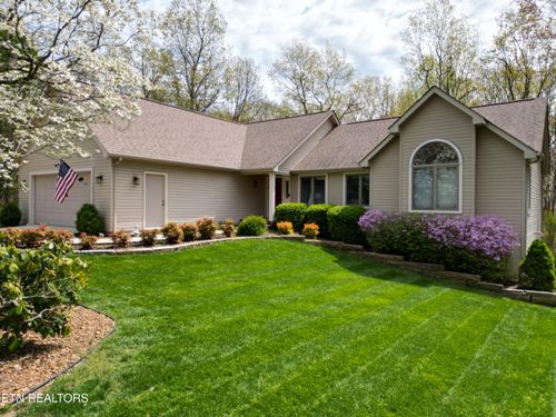 246 Amherst Ln, Crossville, TN, 38558-8102 | Card Image