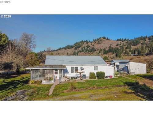 49801 Highway 242, Broadbent, OR, 97414-9739 | Card Image