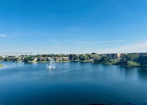 apt-b409-9351 Fontainebleau Blvd, Miami, FL, 33172-4260 | Card Image