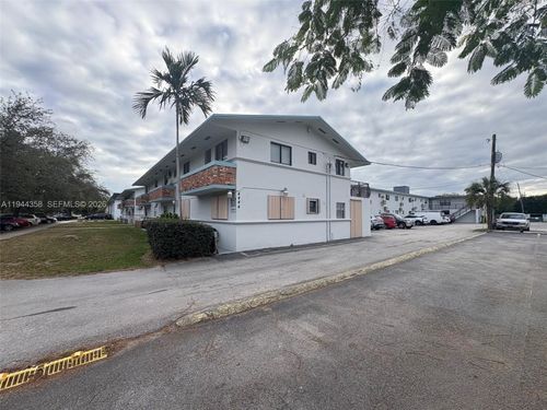 apt-6-4444 Ludlam Rd, Miami, FL, 33155-5825 | Card Image