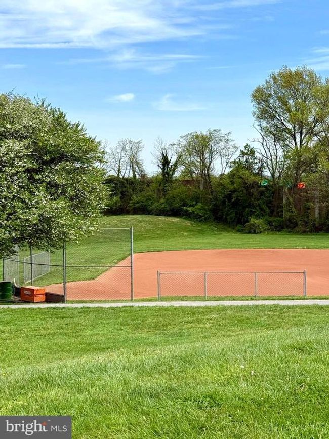 5624 Braxfield Rd, Townhouse with 3 bedrooms, 1 bathrooms and null parking in HALETHORPE MD | Image 40