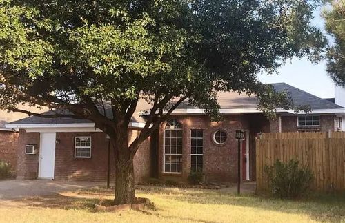 405 Odell St, Cleburne, TX, 76033-7329 | Card Image