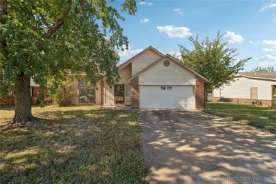 12402 E 83rd Street N, House other with 3 bedrooms, 2 bathrooms and null parking in Owasso OK | Image 1