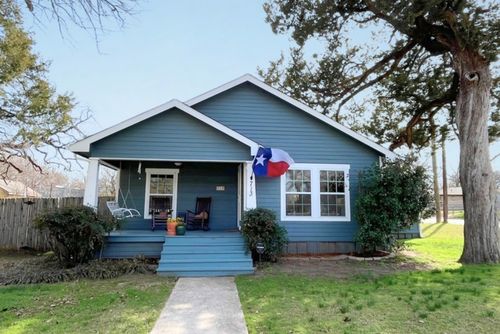 713 W Spring St, Weatherford, TX, 76086-3133 | Card Image