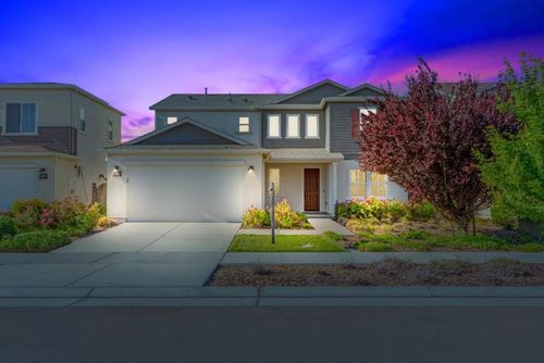 1674 Locksley Dr, Lathrop, CA, 95330-8431 | Card Image