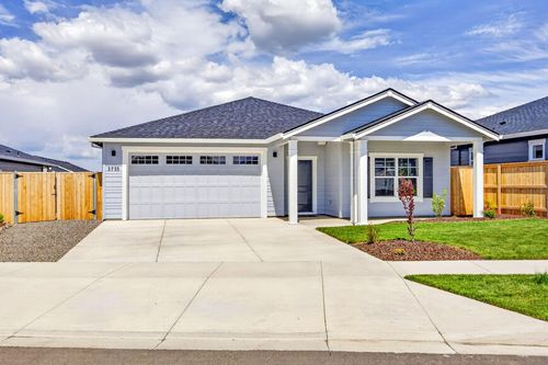 3735 Carlin Dr, Medford, OR, 97504-4138 | Card Image
