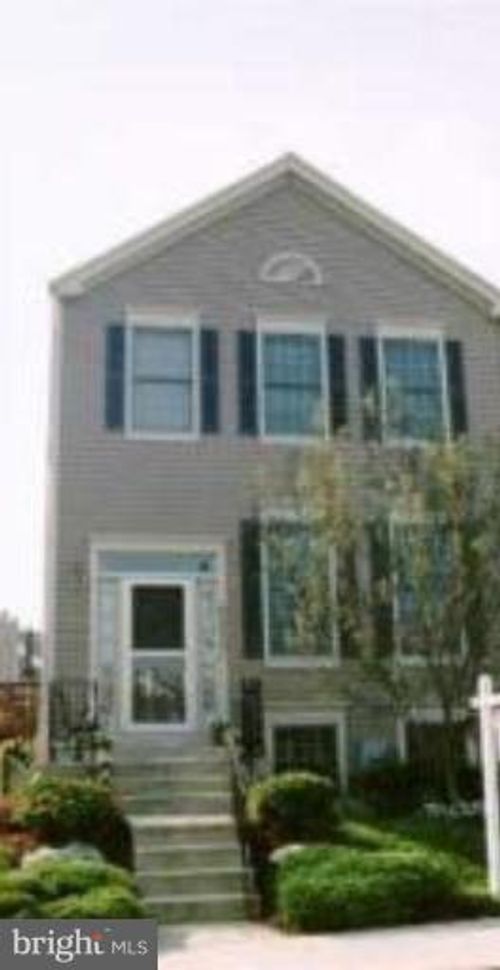 8000 Crabtree Pl, GAITHERSBURG, MD, 20879-5337 | Card Image