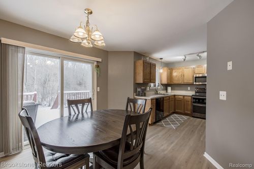 9305 Tiger Run Trl, Davison, MI, 48423-8430 | Card Image