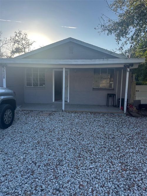 9608 N Aster Ave, TAMPA, FL, 33612-8220 | Card Image