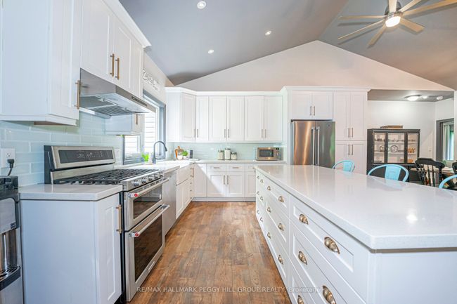 7941 Highway 93, House other with 4 bedrooms, 3 bathrooms and 10 parking in Tiny ON | Image 6