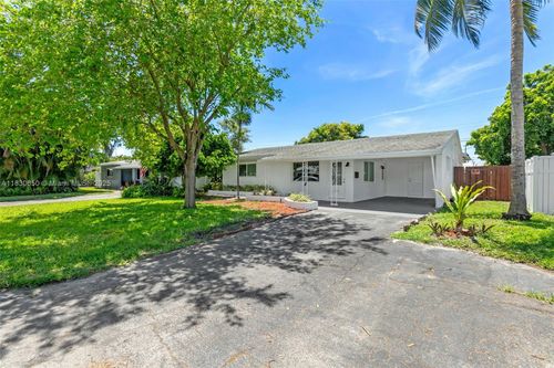 330 42nd Ct, Oakland Park, FL, 33334-1415 | Card Image